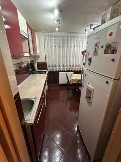 Apartament cu 4 camere decomandat, mobilat în Titan