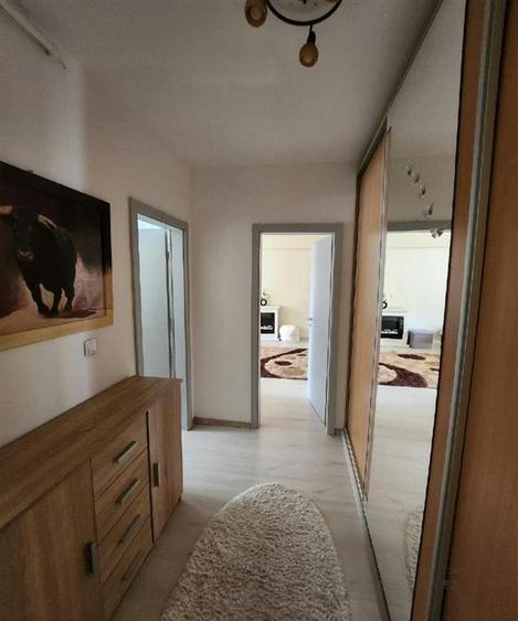 Apartament cu 2 camere decomandat, mobilat în Dâmbovița