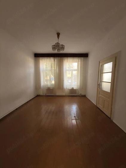 Casă cu 3 camere cu Teren 260 Mp în Central