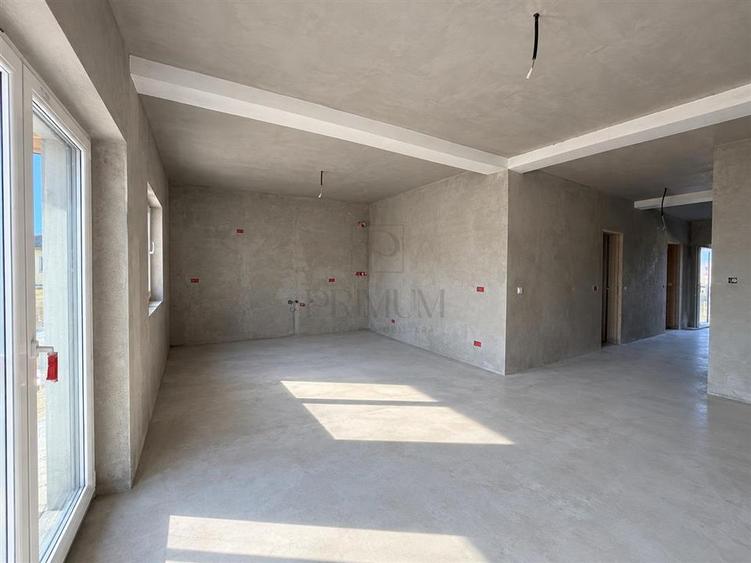 Duplex cu 3 camere cu Canalizare în Moșnița Veche