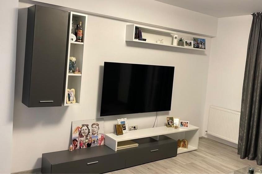 Apartament cu 3 camere decomandat în Fundeni