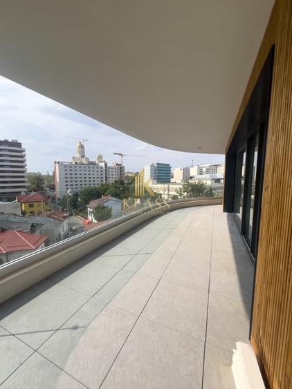 Apartament cu 3 camere decomandat, mobilat în Cotroceni