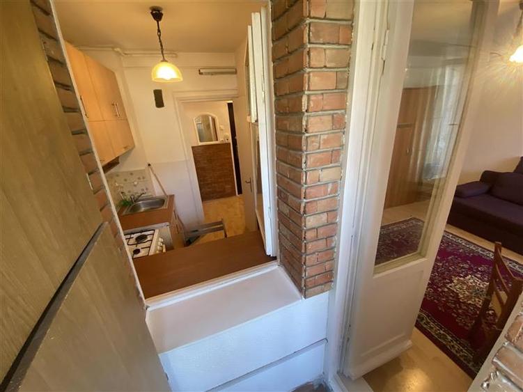 Garsonieră decomandată în Tudor