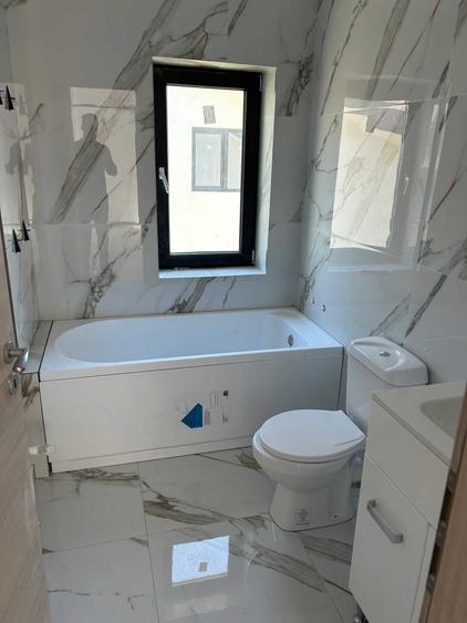 Casă cu 4 camere în Păcuri