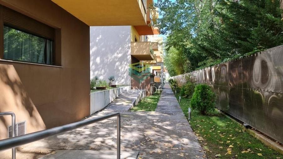 Apartament cu 2 camere semidecomandat, mobilat în Nord-Vest