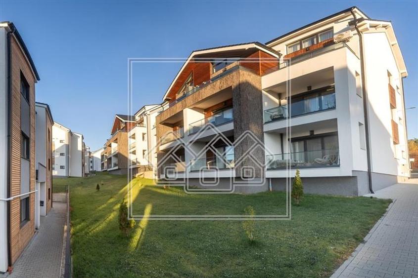 Penthouse cu 5 camere semidecomandat în Exterior Vest