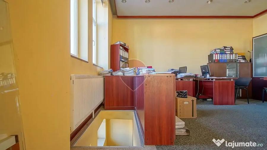 Spațiu comercial, de 120 mp, în Central
