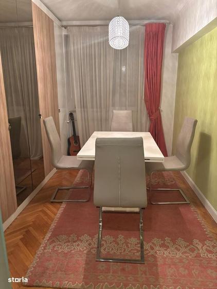 Apartament cu 3 camere decomandat în Tineretului