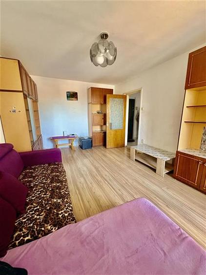 Apartament cu 2 camere decomandat, mobilat în Casa de Cultură