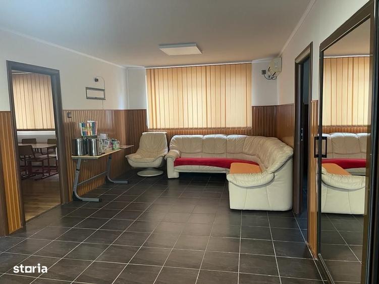Casă cu 4 camere în Apărătorii Patriei