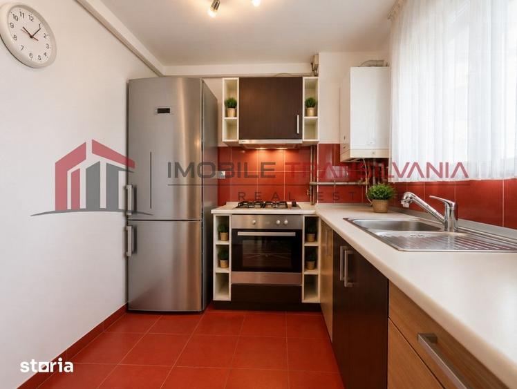 Apartament cu 3 camere, mobilat în Florești