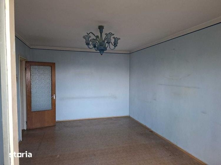 Apartament cu 3 camere decomandat în Republicii