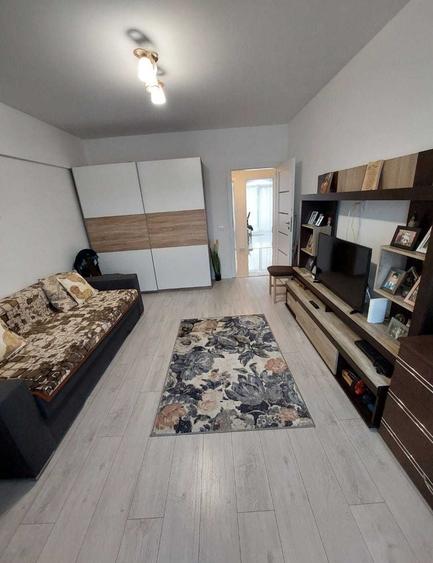 Apartament cu 3 camere decomandat în Păcurari