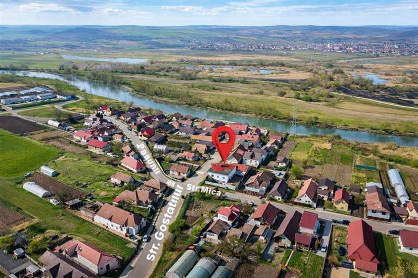 Casă individuală cu 4 camere cu Teren 357 Mp în Cristești