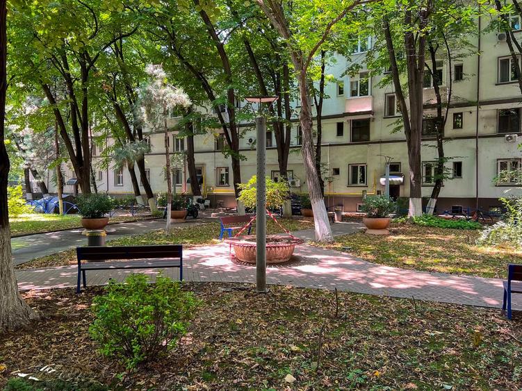 Apartament cu 2 camere în Brâncoveanu
