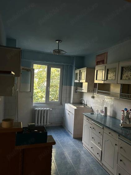 Apartament cu 3 camere decomandat în Iosia