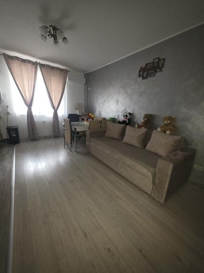 Apartament cu 2 camere semidecomandat în Roșu