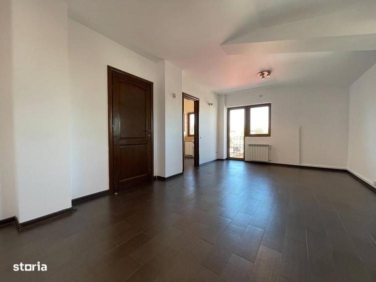 Casă cu 4 camere cu Teren 77 Mp în Drumul Sării