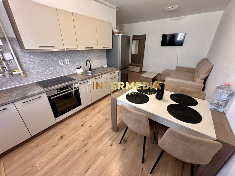 Apartament cu 2 camere decomandat, mobilat în Central