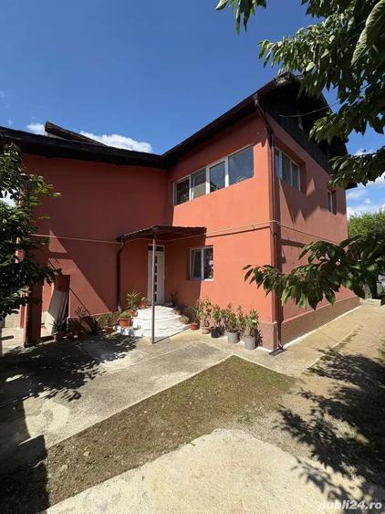 Casă cu 5 camere în Călimănești