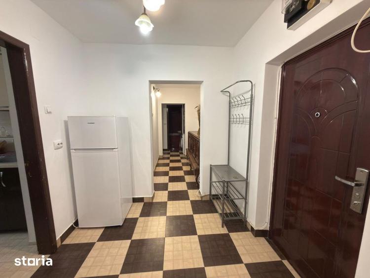 Apartament cu 3 camere decomandat în Republicii