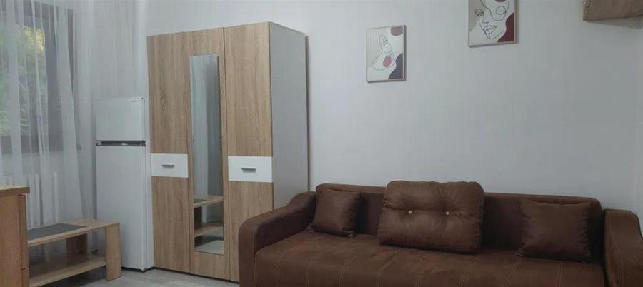 Garsonieră decomandată în Podu Roș