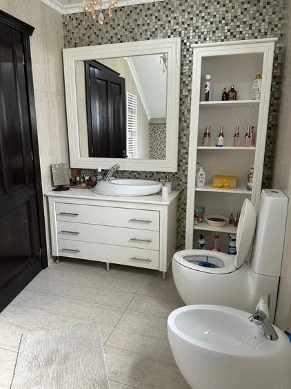 Casă cu 4 camere cu Teren 395 Mp în Central