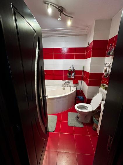 Apartament cu 3 camere semidecomandat, mobilat în Militari
