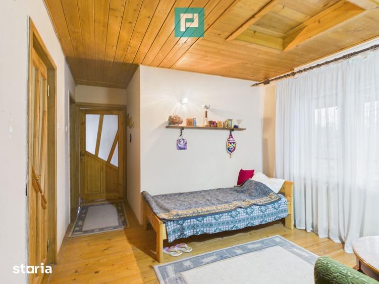 Casă cu 6 camere cu Teren 3000 Mp în Central