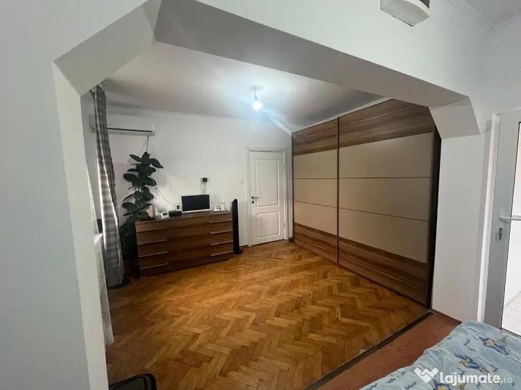 Apartament cu 4 camere decomandat în Aradul Nou