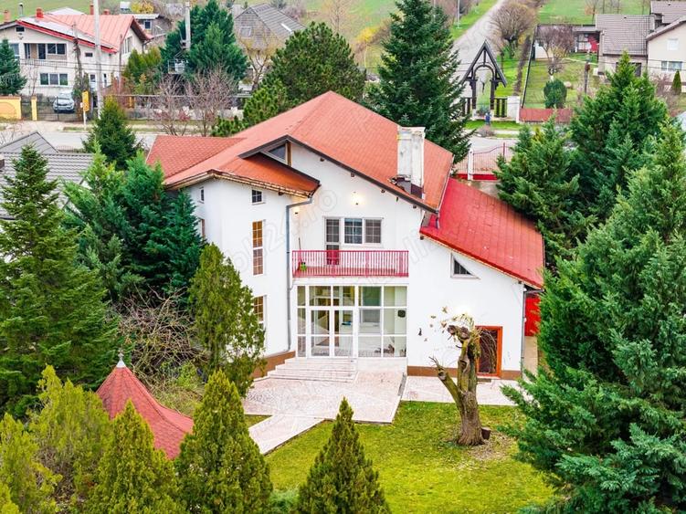 Casă cu 2 camere cu Teren 2649 Mp în Ciofliceni