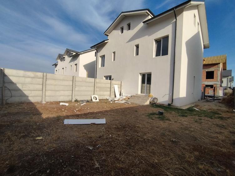 Casă cu 3 camere cu Teren 180 Mp în Central