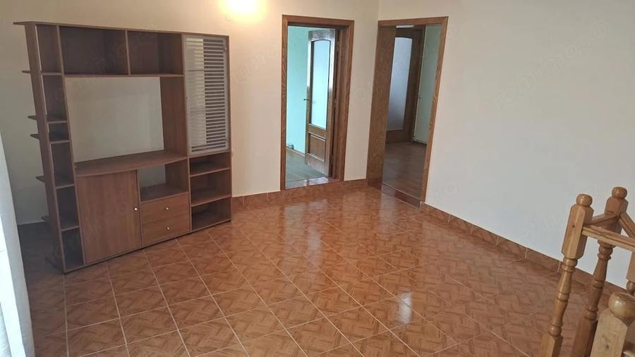 Casă cu 5 camere cu Teren 219 Mp în Trivale