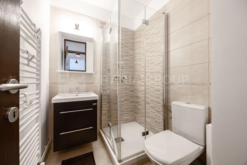 Apartament cu 4 camere decomandat, mobilat în Tractorul