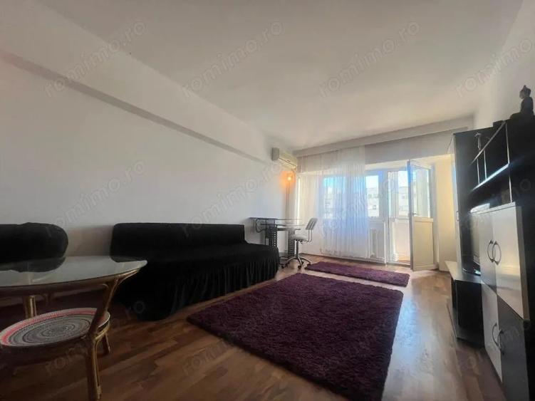 Apartament cu 2 camere decomandat în Trocadero