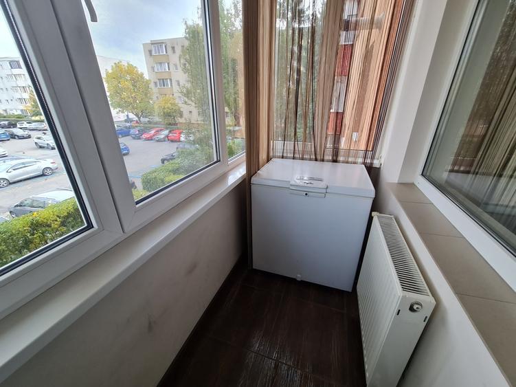 Apartament cu 3 camere decomandat în Tractorul