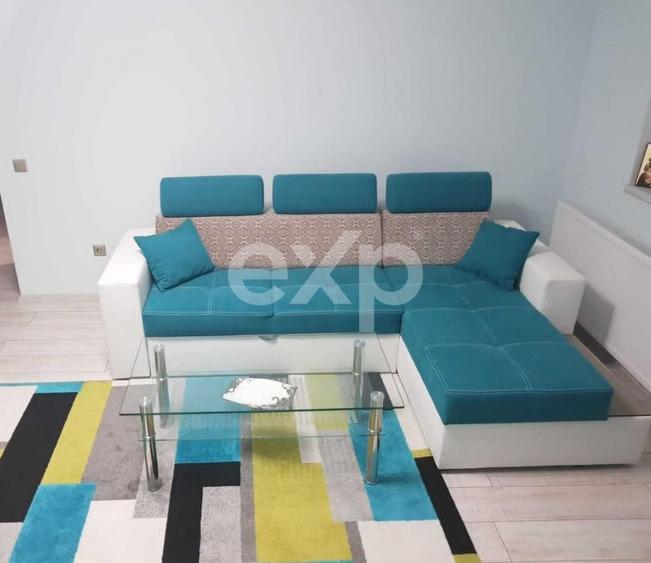 Apartament cu 3 camere semidecomandat în Florești