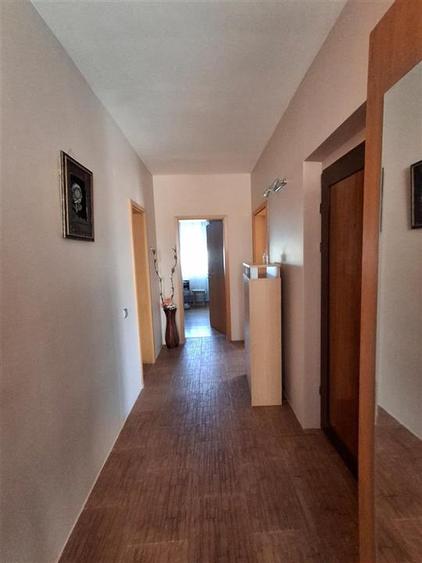 Apartament 3 camere 2 bai parcare zona Strand II - 7