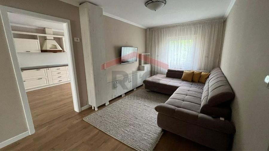 Apartament cu 3 camere decomandat în Aradul Nou