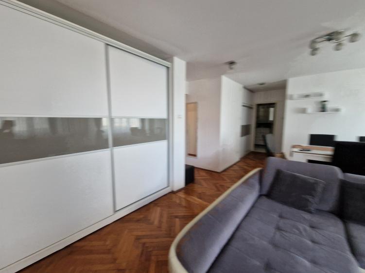 Apartament cu 3 camere decomandat în Circumvalațiunii