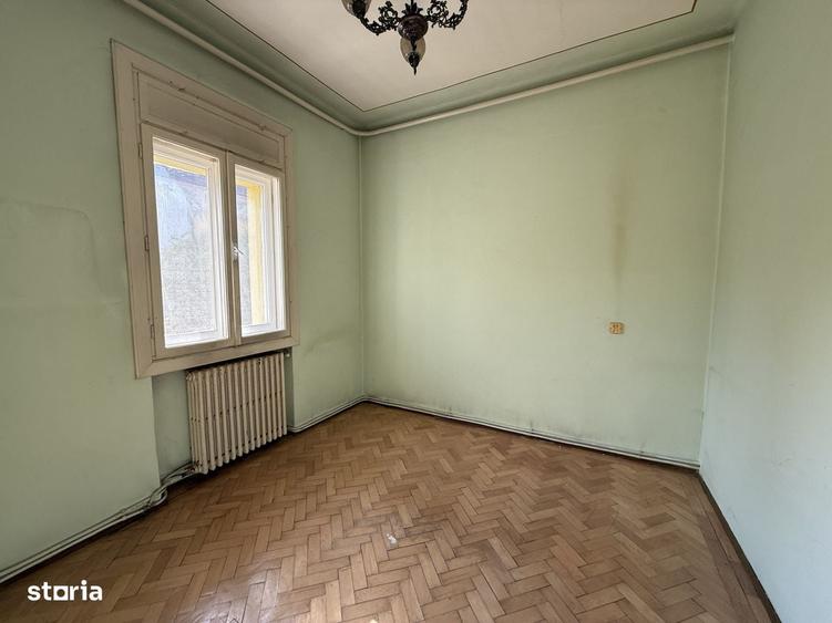 Apartament cu 3 camere decomandat în Complex Studențesc