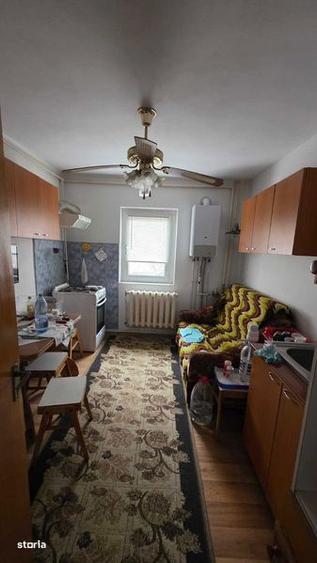 Apartament 3 camere nelocuit de vanzare - Slobozia, IL - 6