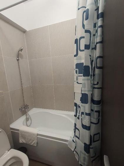 Apartament cu 2 camere decomandat, mobilat în Central