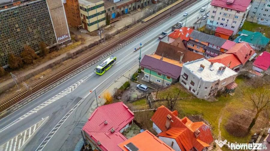 Apartament cu 3 camere decomandat în Calea București