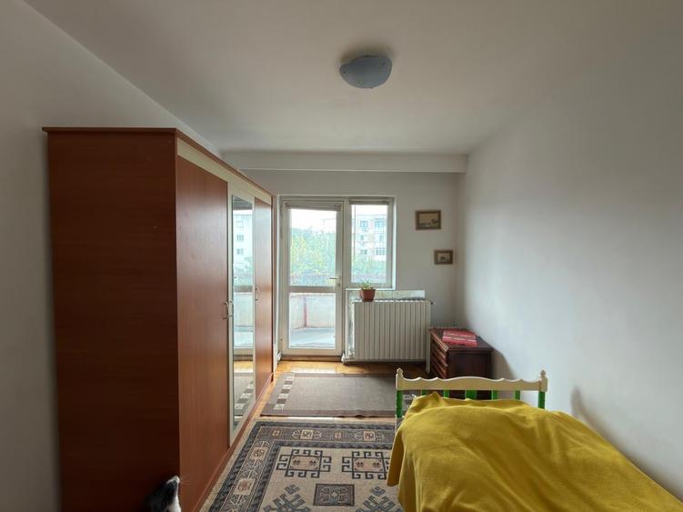 Apartament cu 3 camere decomandat în Inel I