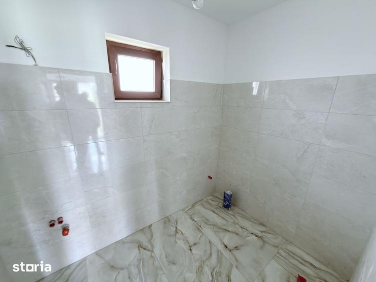 Casă cu 3 camere cu Teren 1000 Mp în Stăuceni