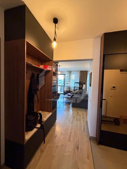 Apartament cu 2 camere semidecomandat, mobilat în Borhanci