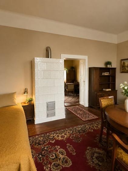 Apartament cu 3 camere semidecomandat în Central