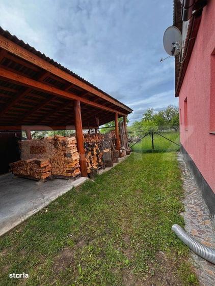 Casă cu 4 camere în Strâmba