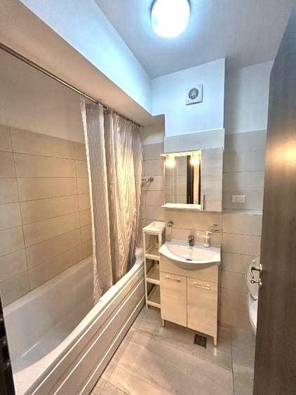 Apartament cu 2 camere decomandat în Mihai Bravu
